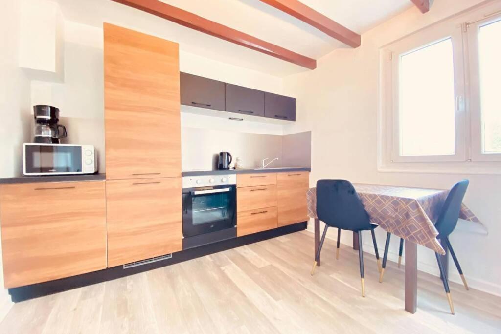 Appartement Cosy Avec Jardin Chaleureux Laon Esterno foto