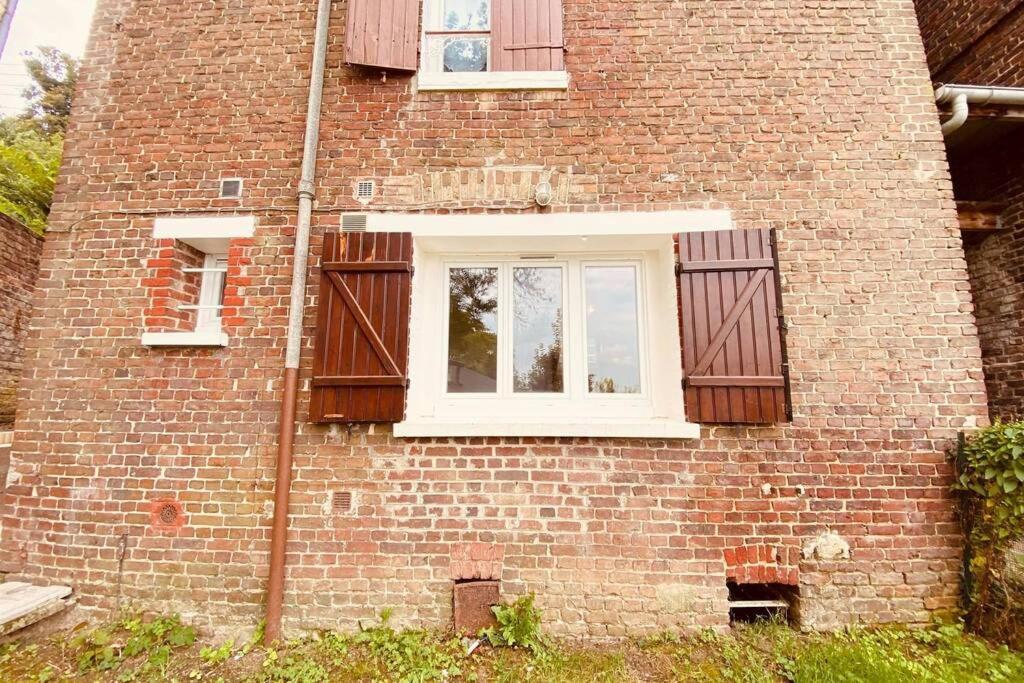 Appartement Cosy Avec Jardin Chaleureux Laon Esterno foto